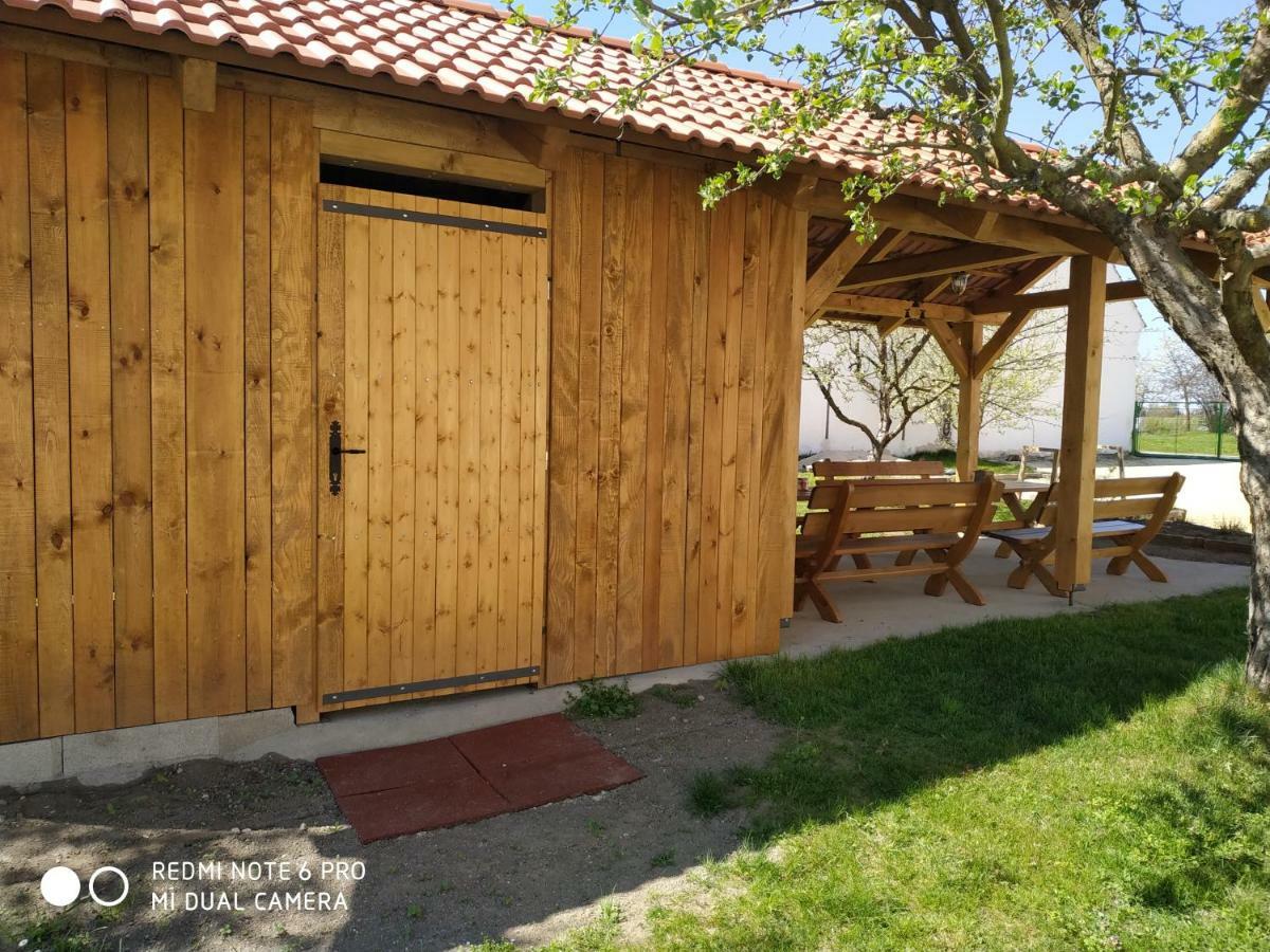 Ubytovani Ve Stodole Stráž nad Nežárkou Buitenkant foto