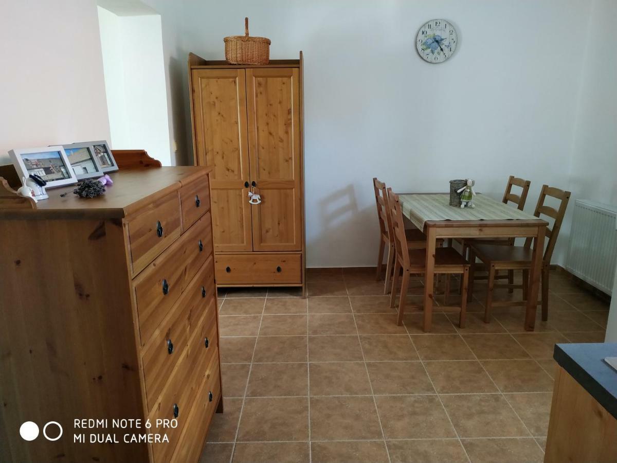 Ubytovani Ve Stodole Stráž nad Nežárkou Buitenkant foto